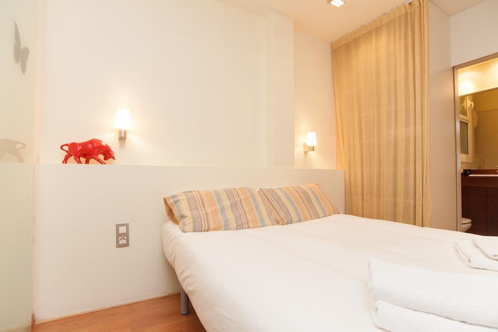 Rambla Suites Barcelona Exterior photo
